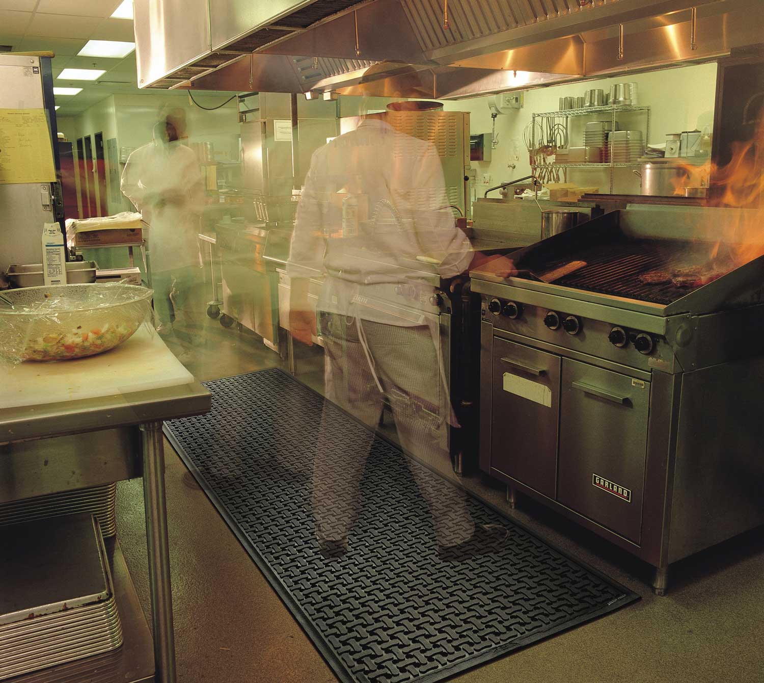 Training restaurant employees can offer payoffs for restaurant managers